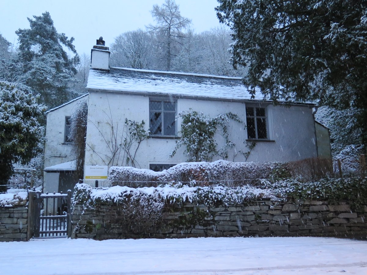 #OnThisDay, 1799, #DorothyWordsworth arrived in #Grasmere with her brother William to make their home. It was not an easy arrival! Wm writes: 'We have both caught troublesome colds in our new and almost empty house, but we hope to make it a comfortable dwelling.'