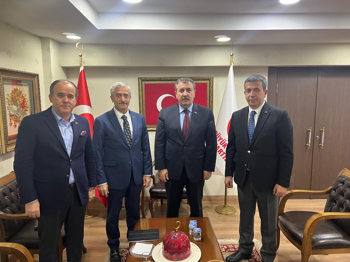 AlaattinCakir07's tweet photo. Belediye eliyle bir çok önemli projenin hayata geçirildiği Türkiye’nin en büyük ilçesi Gaziantep Şahinbey İlçesi Belediye Başkanımız sayın Mehmet TAHMAZOĞLU Genel Başkanımız sayın Mustafa DESTİCİ beyefendiyi ziyaret ettiler.
Hizmetleri dolayısıyla tebrik ediyoruz.
@mtahmazoglu https://t.co/eXQjkqhIgw