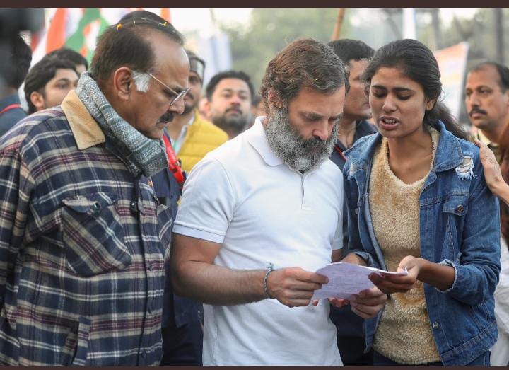 RajasthanTvNews's tweet photo. 1. विभाग में विगत 10 वर्षो से JEN भर्ती नही हुई तथा वर्तमान में कुल 2605 पद रिक्त है जिसमे 544 स्थायी पद व 2061 नवसृजित पद (वर्ष 2013 ) शामिल है। 2. वर्ष 2013 में विभाग द्वारा जारी SSR भर्ती के तहत 2186 JEN पदो पर भर्ती निकाली थी जो https://t.co/Jtm9nQ8XUX