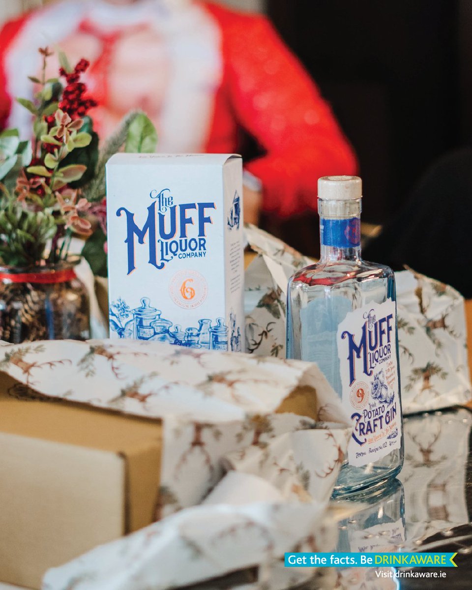 MuffLiquorCo's tweet photo. It’s officially Christmas week 😉🎄Will Muff Liquor be under your tree this Christmas? Find Muff Liquor in @SuperValuIRL & @CentraIRL stores nationwide
#BeDrinkAware
#muffliquorco #cheers #muffgin #muffvodka #ireland #christmascocktails #muffliquor https://t.co/xJHUjT4PSE