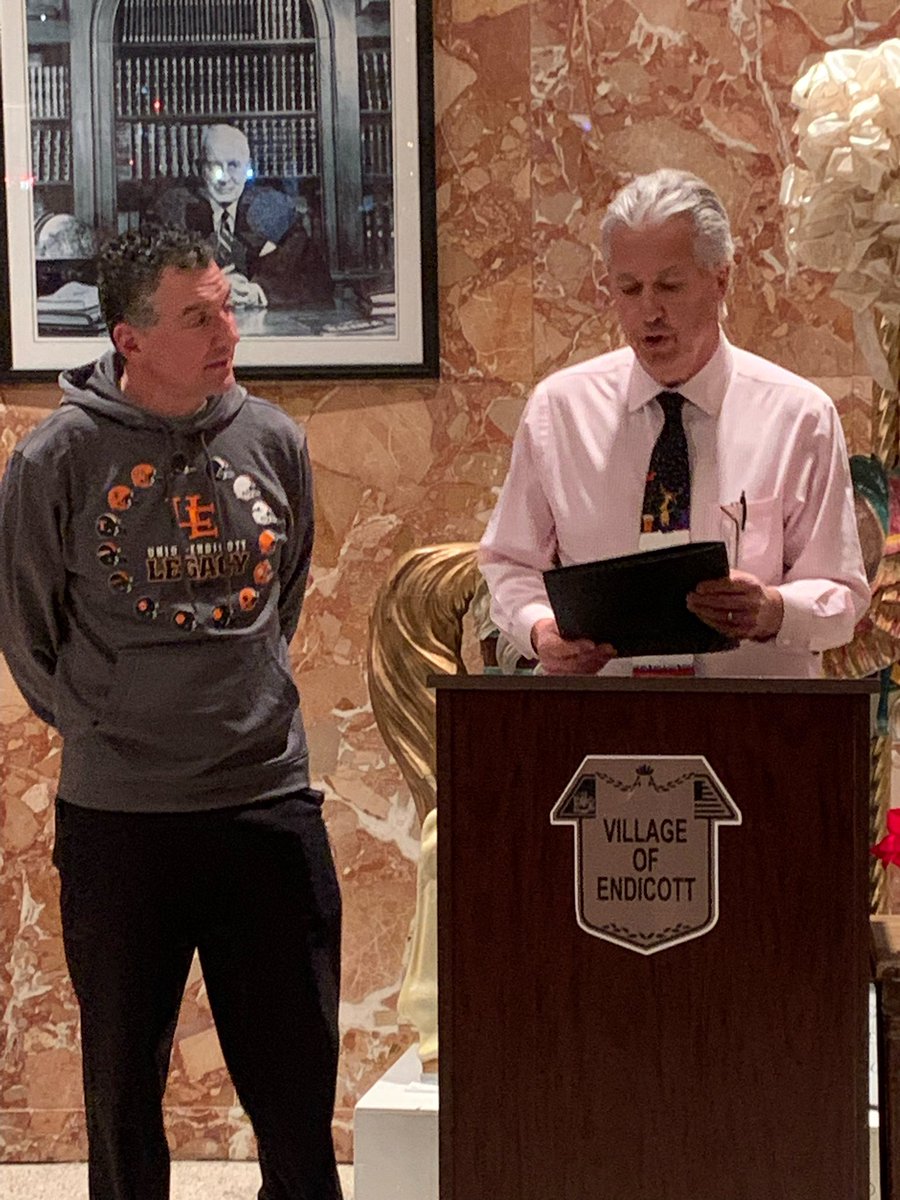 CoachBaleno's tweet photo. The 2022 Union - Endicott Football Team was presented the Key to the Village of Endicott for a Historic 2022 Football Season. We are Proud to represent the Great Community of Endicott. Thank You for your continued support. Go Tigers. https://t.co/MrGg1BskWJ
