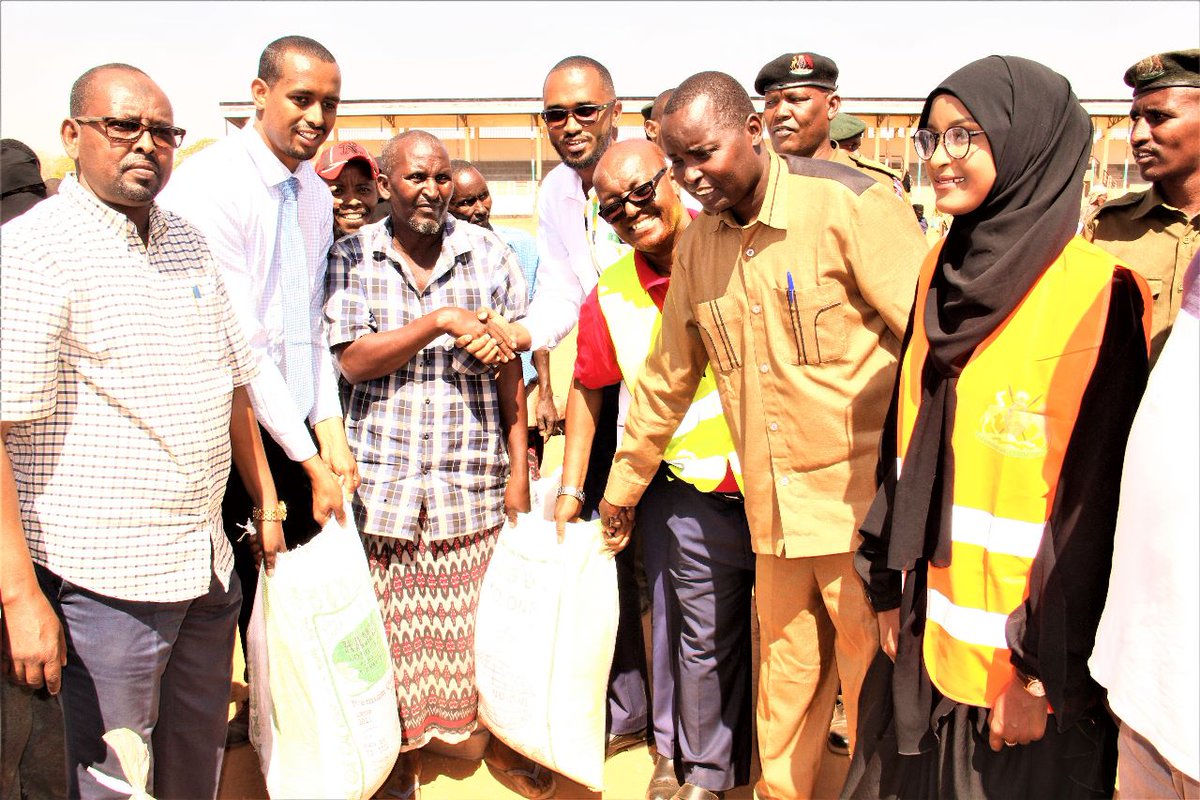 KCBInKenya's tweet photo. Over 250 drought-stricken families in Mandera county yesterday received food aid from #KCBFoundation. This is part the Kshs.130 million KCB Group has committed to support the country’s drought response initiative, providing food and essentials to thousands of households. https://t.co/RsqBt39Vby