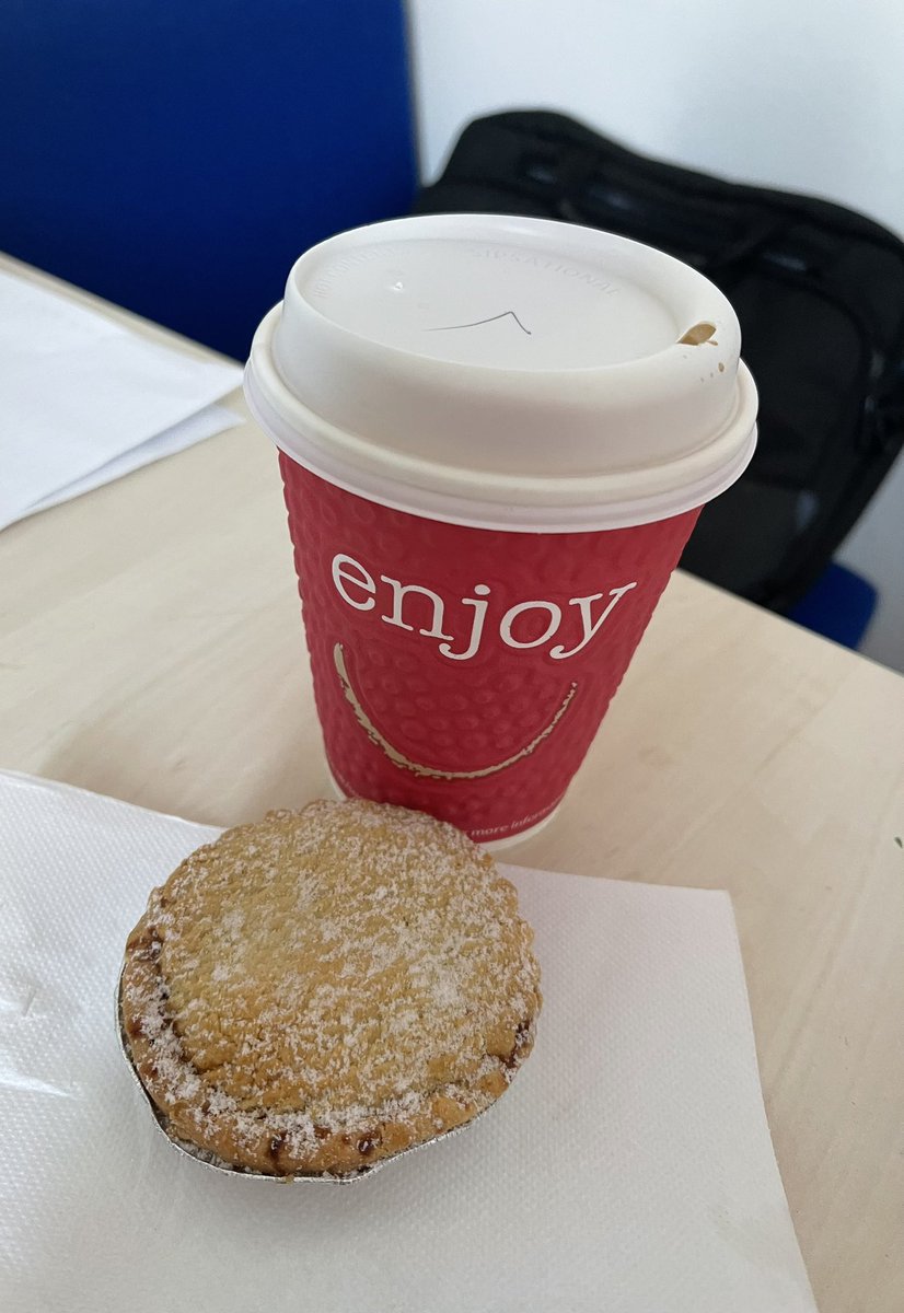 Lush mince pie - deffo best of the season so far !!🥧 TY <a href="/SFHFT/">Sherwood Forest Hospitals NHS FT</a> Board for our free drink and mince pie #wellbeing #appreciation