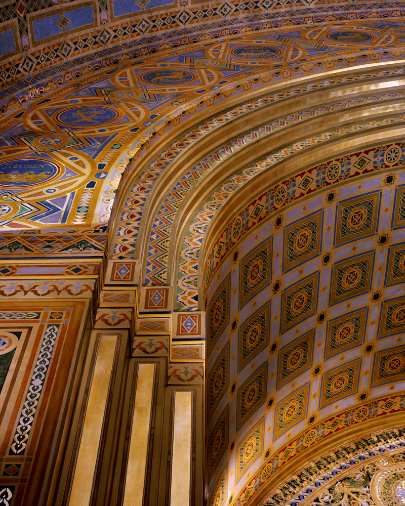 CLA_1976_'s tweet photo. Detail of the intricate stencil decoration and design conserved at Rodeph Shalom in Philidelphia.
#Conservation #Romanesque #DecorativeArts #TradtitionalMethods #ProfessionalServices #PerfectingPreservation #History #Tradition #Art #Architecture #SacredArt https://t.co/3Vj5Pyfi6a
