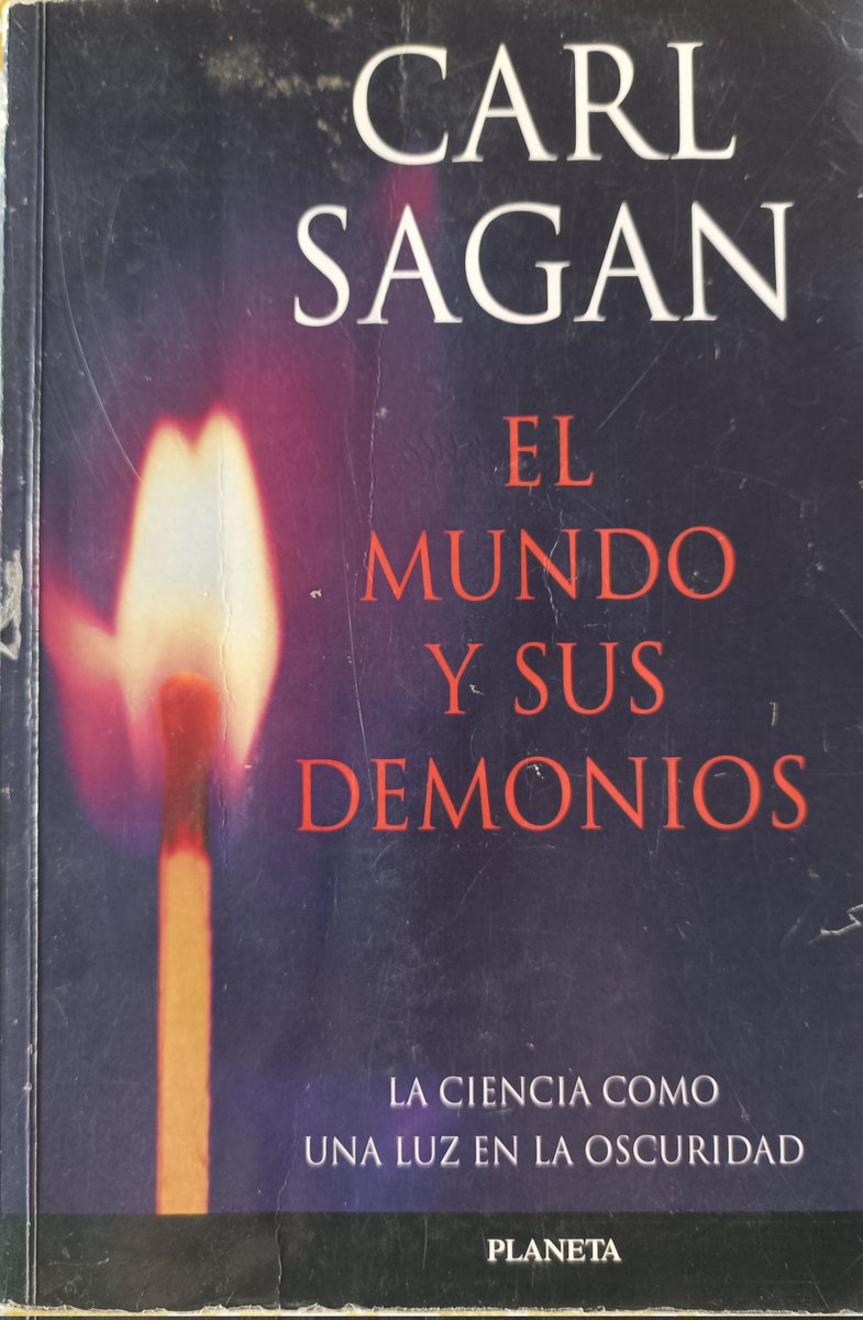 En 1995 se publicaba este libro.Un día como hoy,de 1996, #CarlSagan Z"L volvía a las estrellas.En la dedicatoria a su nieto decía:"Te deseo un mundo libre de demonios y lleno de luz" Que así sea para la Humanidad!Referente eterno <a href="/CarlSaganCitas/">Carl Sagan Frases</a> <a href="/CarlSaganLovers/">C.Sagan Lovers</a> <a href="/carlsagandotcom/">CarlSaganDotCom</a>