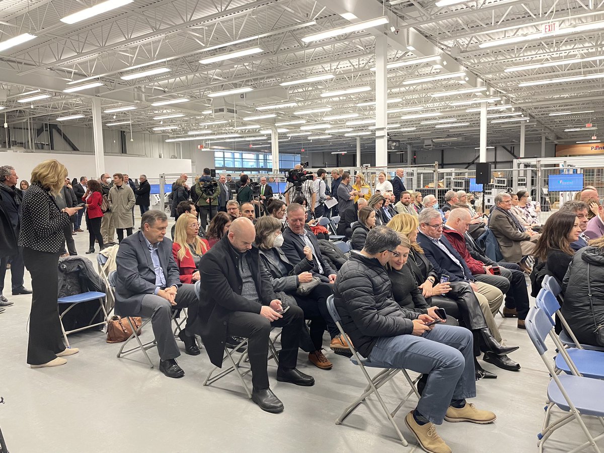 Andrew_Parsons1's tweet photo. Helluva turnout for a new Innovation Centre for NL! This one means a lot – so many people working together to make it real, through many challenges &amp; roadblocks. A lot of people can rightfully claim credit for this efforts ; I’d like to thank the 🪨⭐️‘s at @IET_GovNL - well done! https://t.co/ovHRqgLO5q