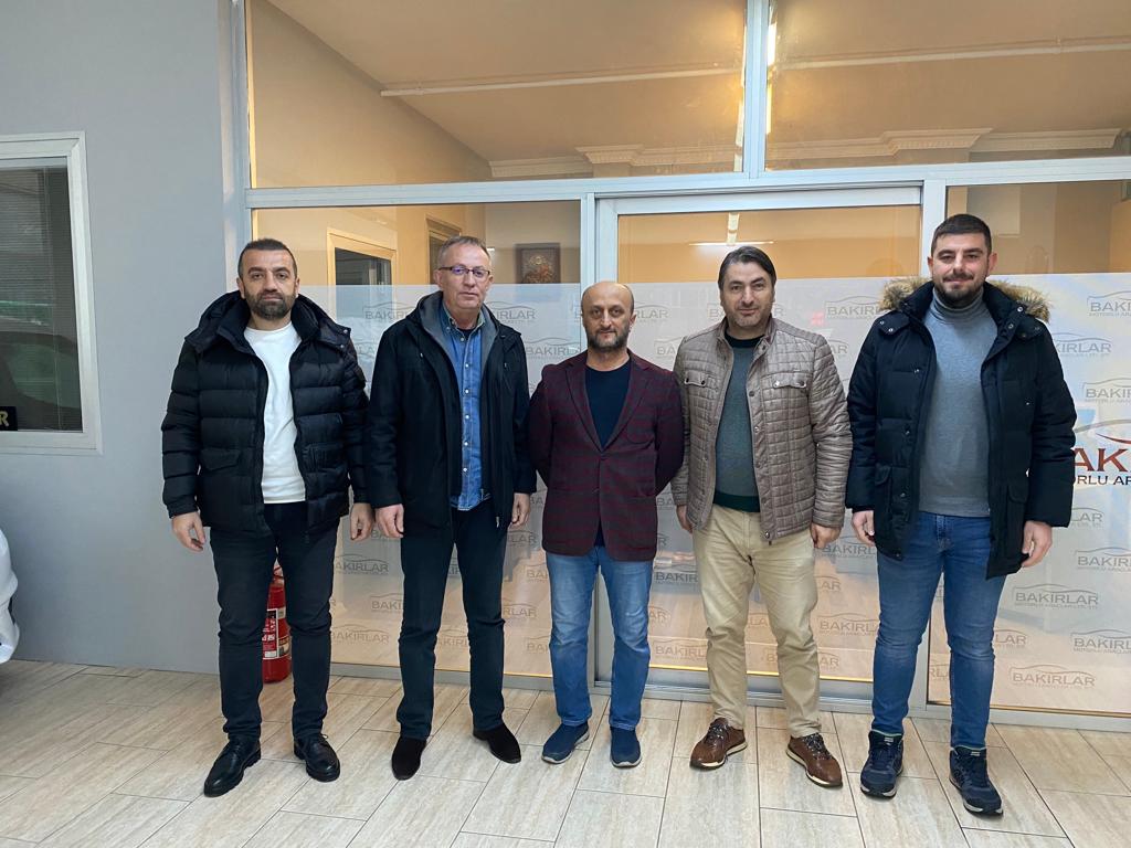 marmasder's tweet image. MARMAS YÖNETİM KURULU BAŞKANİ HÜSEYİN ERDEM VE YÖNETİM KURULU ÜYELERİ OLARAK, İSTANBUL ÜMRANİYE'DE ESNAF ZİYATLERİ GERÇEKLEŞTİRDİK. BAKIRLAR MOTORLU ARAÇLAR'DAN ADEM BAKIR'A İLGİSİ VE DUYARLİLİĞİ İÇİN TEŞEKKÜR EDERİZ. @MARMASDER
#MARMAS #HÜSEYİNERDEM