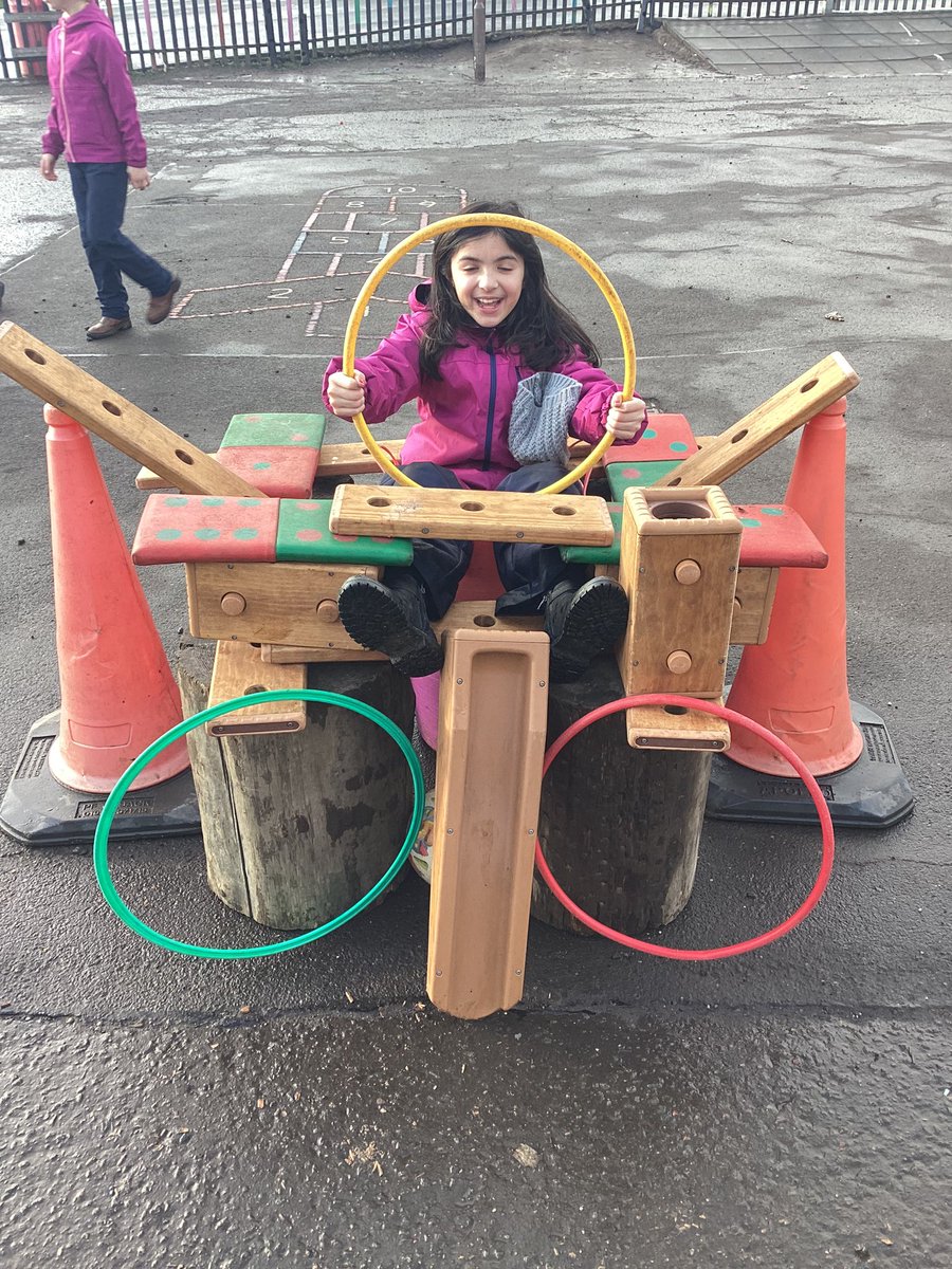 MrsJamiesonCPS's tweet photo. We tried building some new modes of transport for Santa. Can you spot the teleporter, the flying sleigh and the car with special toy chutes. https://t.co/UPaZ5Y09jH