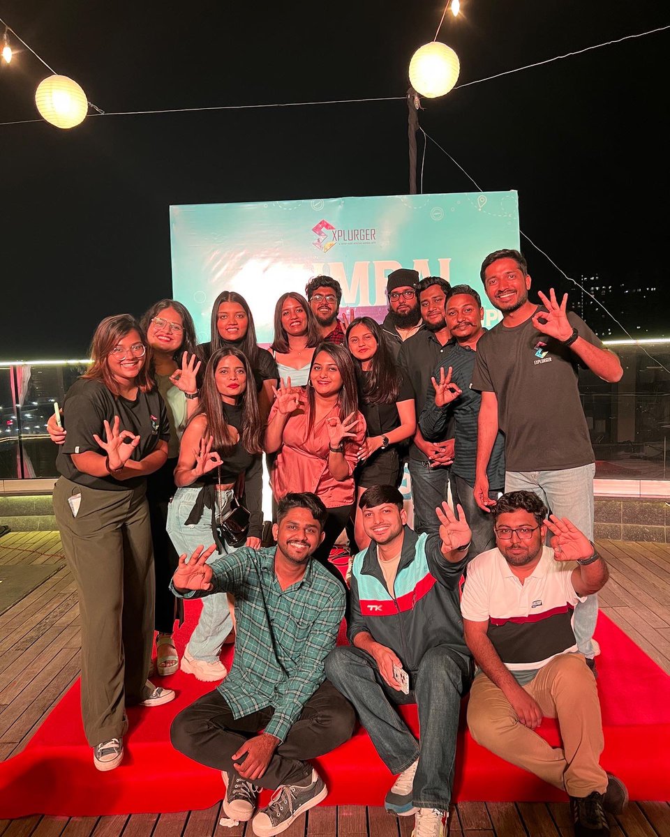 explurger's tweet photo. What an evening Mumbai!!! 🎉
With 🎶great music, 🍔food and your love, the Meetup was definitely the star of the trip.
Let’s EXPLURGE 🌍 together !!!
Kyuki #YahaanNahitoSocialNahi
@SonuSood
@jitinbhatia
#Explurger #SonuSood
#ExplurgerInMumbai
#explurgermeetupdecember https://t.co/dNGdJ1wJdq