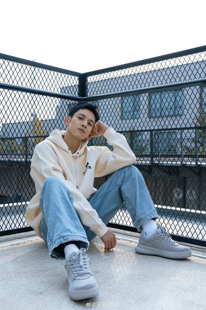 wangrunzePH_'s tweet photo. [191222]
王润泽Up Weibo Update

Monday is a ✌️

#WangRunZe #王润泽 #WangRunZePH https://t.co/gFK5V00Cs9