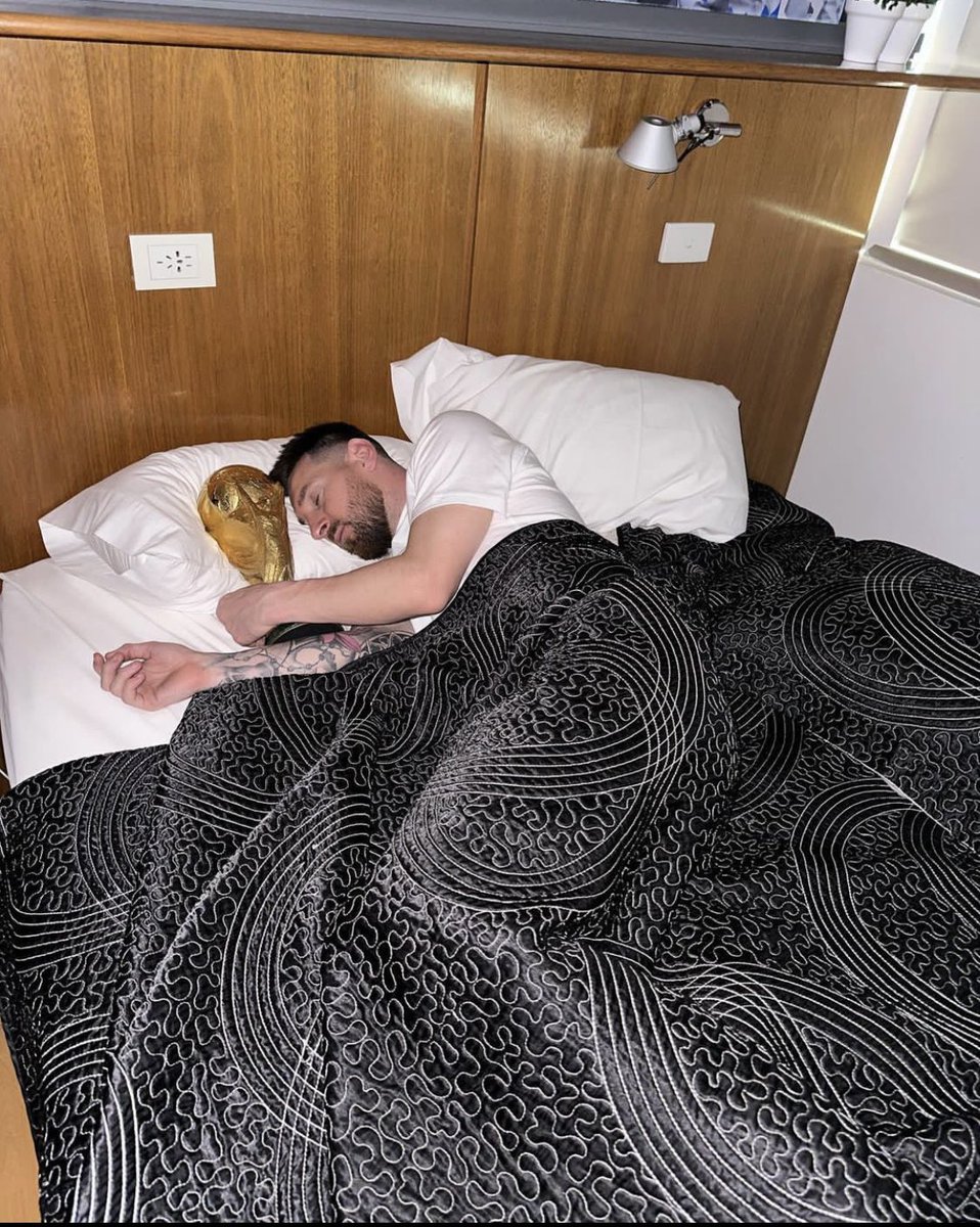 RaaquibPathan's tweet photo. Imagine ditching your wife and kids to sleep with #FIFAWorldCup 

They’ll forgive Messi 😂 https://t.co/mlPeeIJQSN