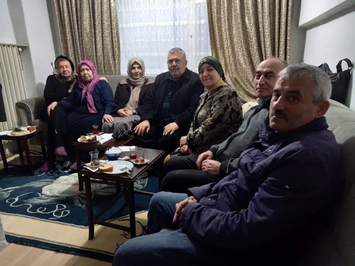 akcankaya's tweet photo. Yerel Yönetimler Birimimiz, Akın ÇİFTÇİ'nin başkanlığında Meşrutiyet Mahalle Muhtarı Veysel Karaçalı ve Kültür Mahalle Y.K.Ü Hacı KARAÇALI' nın babasının vefatı ve Kültür Mahalle Y.K.Ü Sebahattin KENDÜZERE'e babasının vefatı nedeniyle taziye ziyaretinde bulundu.
@hakanhanozcan https://t.co/eY3MheMLiz