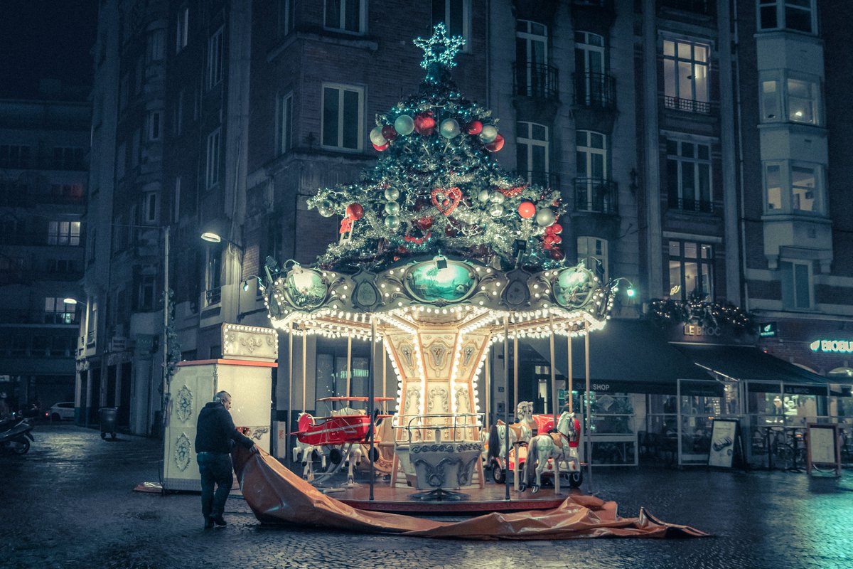 maximevisticot's tweet image. Nuit calme avant Noël 💫
Lille, décembre 2022