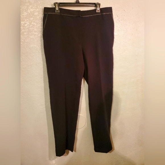_kaatelynnnn_'s tweet photo. So good I had to share! Check out all the items I'm loving on @Poshmarkapp from @mariedelma89 #poshmark #fashion #style #shopmycloset #jaclynsmith #nike #victoriassecret: https://t.co/Hlg0fk09vX https://t.co/pyebrnibeH