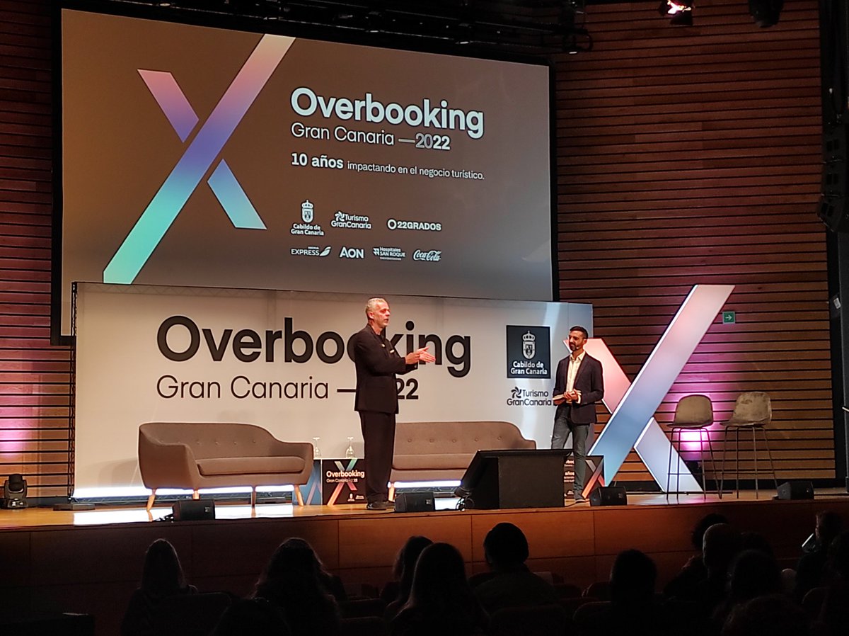 ovbgc's tweet photo. Tras la ponencia de @AndyStalman, se une Victorio Pérez para dar paso a un Q&A con los presentes en el auditorio. Es momento de reflexionar y compartir impresiones. #OVB22 #TurismoGranCanaria @GranCanariaTur https://t.co/61JpW6Wtxh