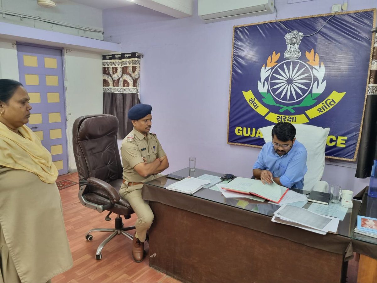 આજરોજ કોઠંબા પોલીસ સ્ટેશન ની તપાસણી કરવામાં આવી, પ્રજાલક્ષી/લોકો મૈત્રીપૂર્ણ પોલીસીંગ બાબતે જરૂરી સલાહ સૂચન આપવામાં આવ્યા. 
<a href="/CMOGuj/">CMO Gujarat</a> <a href="/pkumarias/">Pankaj Kumar</a> <a href="/collectormahi/">District Magistrate & Collector Mahisagar</a>