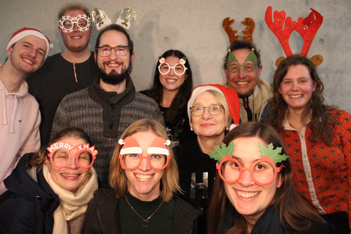 Happy Holidays from the Haass Lab! 🧑‍🎄🎄✨
