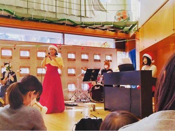 pipocapolca's tweet photo. 12/10(土)世田谷区粕谷児童館でピポカポルカのクリスマスコンサート🎄🎶

30分×2ステージ、おなじみの歌やクリスマスソングをボサノバ・サンバ・ジャズアレンジで🎶

小さな赤ちゃん・おこさんから大人まで。じっくり聴いたり、ノリノリで体動かしたり、かわいかったです👶💕 https://t.co/JnFiNer8it