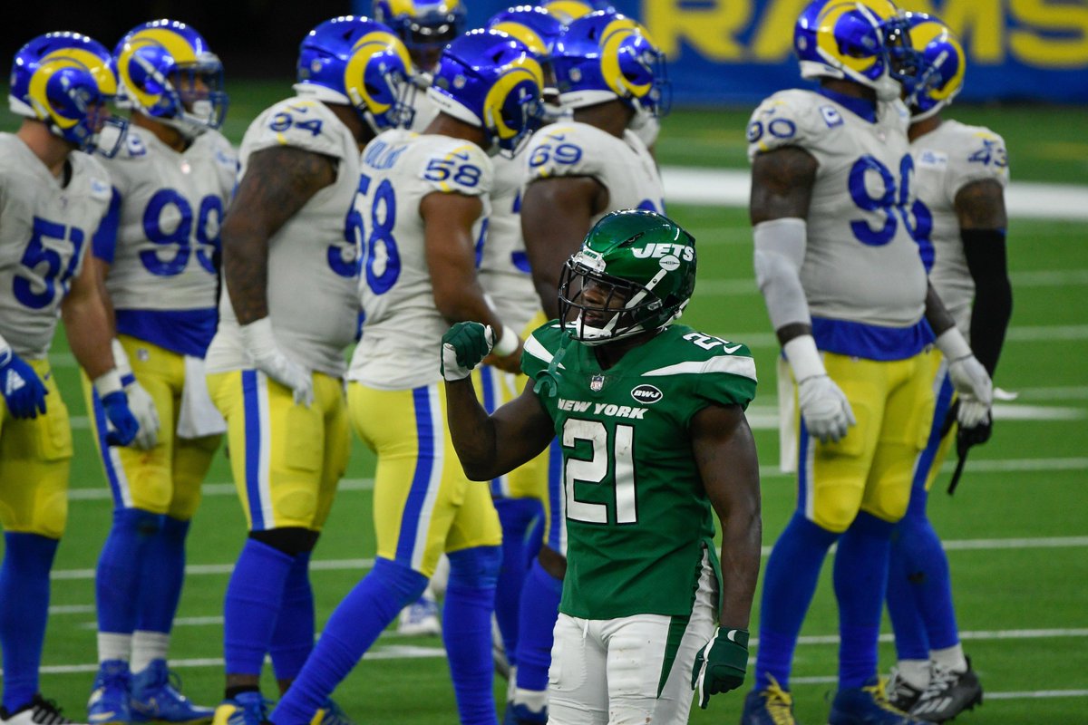 BigCatCountry's tweet photo. Happy Frank Gore Day Jacksonville! Two years ago today, the New York Jets running back helped secure Trevor Lawrence to the Jaguars https://t.co/tMBLuHHoyv https://t.co/GpDeYhuseK