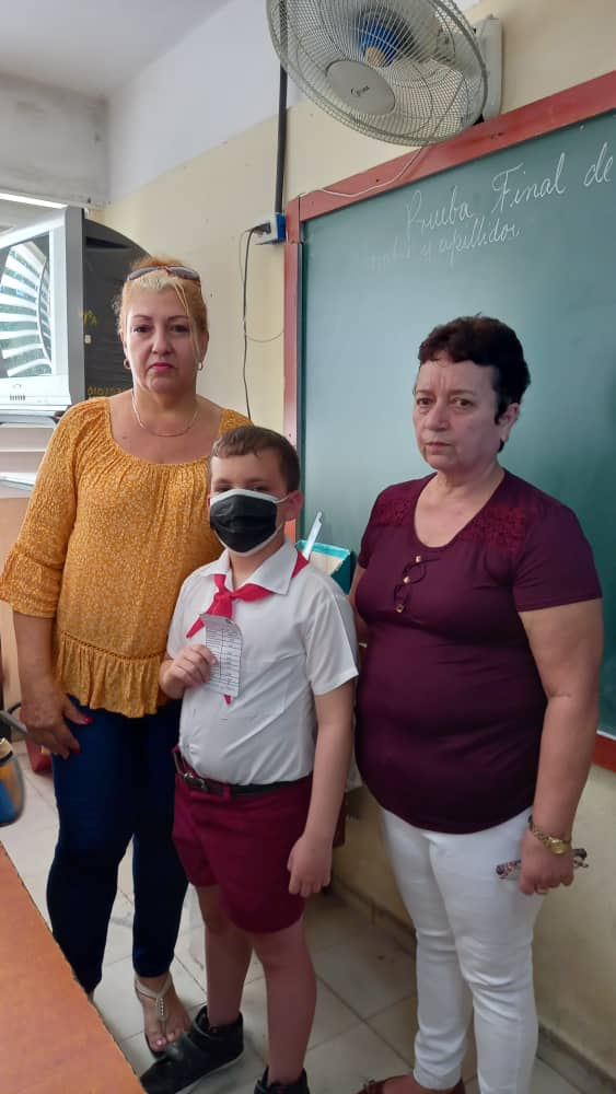 Muchas felicidades para estás trabajando excelentes educadoras y su colectivo laboral en la jornada del educador,a ustedes nuestra gratitud inmensa.#FelizDia.