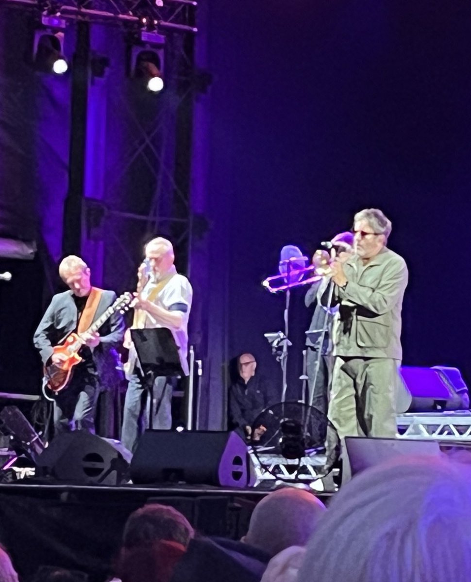 bo_peterson's tweet photo. @andreslokko Tungt. Från konsert i juni i år. https://t.co/Hkmt48R1Zr