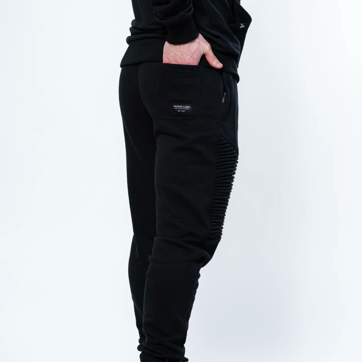 AgamaLabel's tweet image. Our Men's sweatpants are perfect for the winter weather!💯

Shop Now @ Agamalabel.com 

#2022 #AgamaLabel #Fashion #brand #fitted #Inspire #Model #Toronto #the6 #apparel #branding #HighEndcasual #style #Shop #Sweaters #Hoodies #Sale #ShopNow #RockYourConfidence #RYC