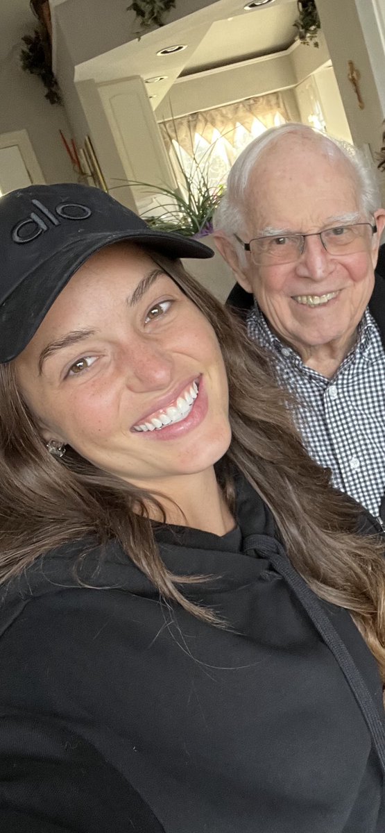 Caroline Collins tweet media