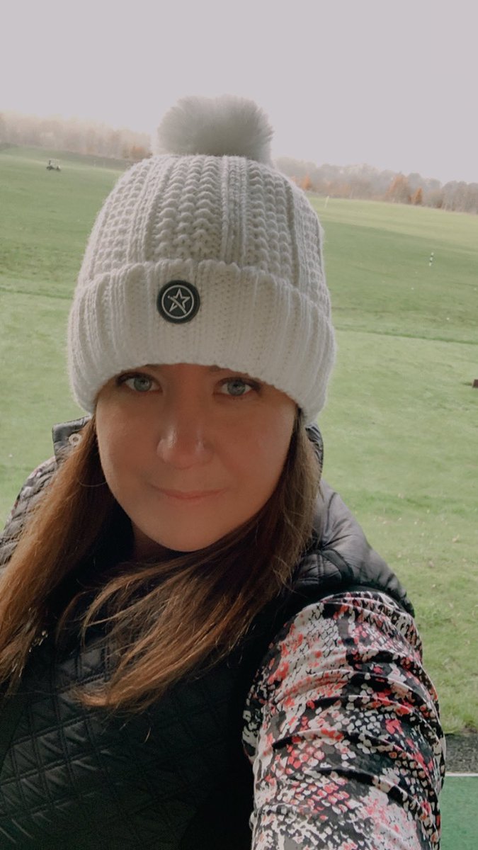 Keeping warm this December thanks to <a href="/sosladiesgolf/">Swing Out Sister Golf</a> 🫶🏼

#brandambassador #swingoutsister #oncourseoffcourse