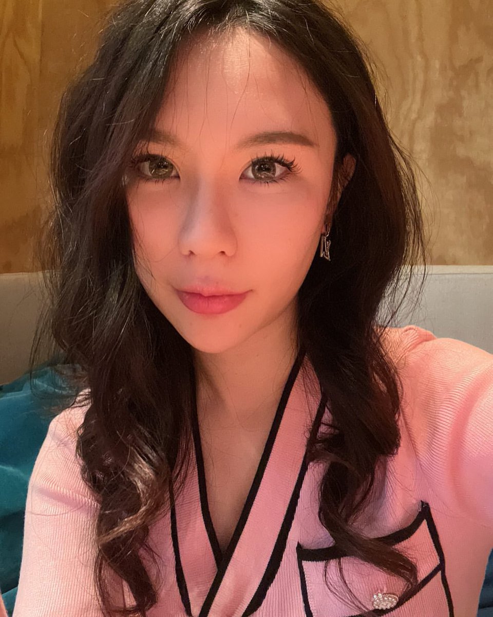 Minmmm123's tweet photo. 到处都是小阳人 进决赛圈了 
#青岛 https://t.co/ckGjyKLhLr