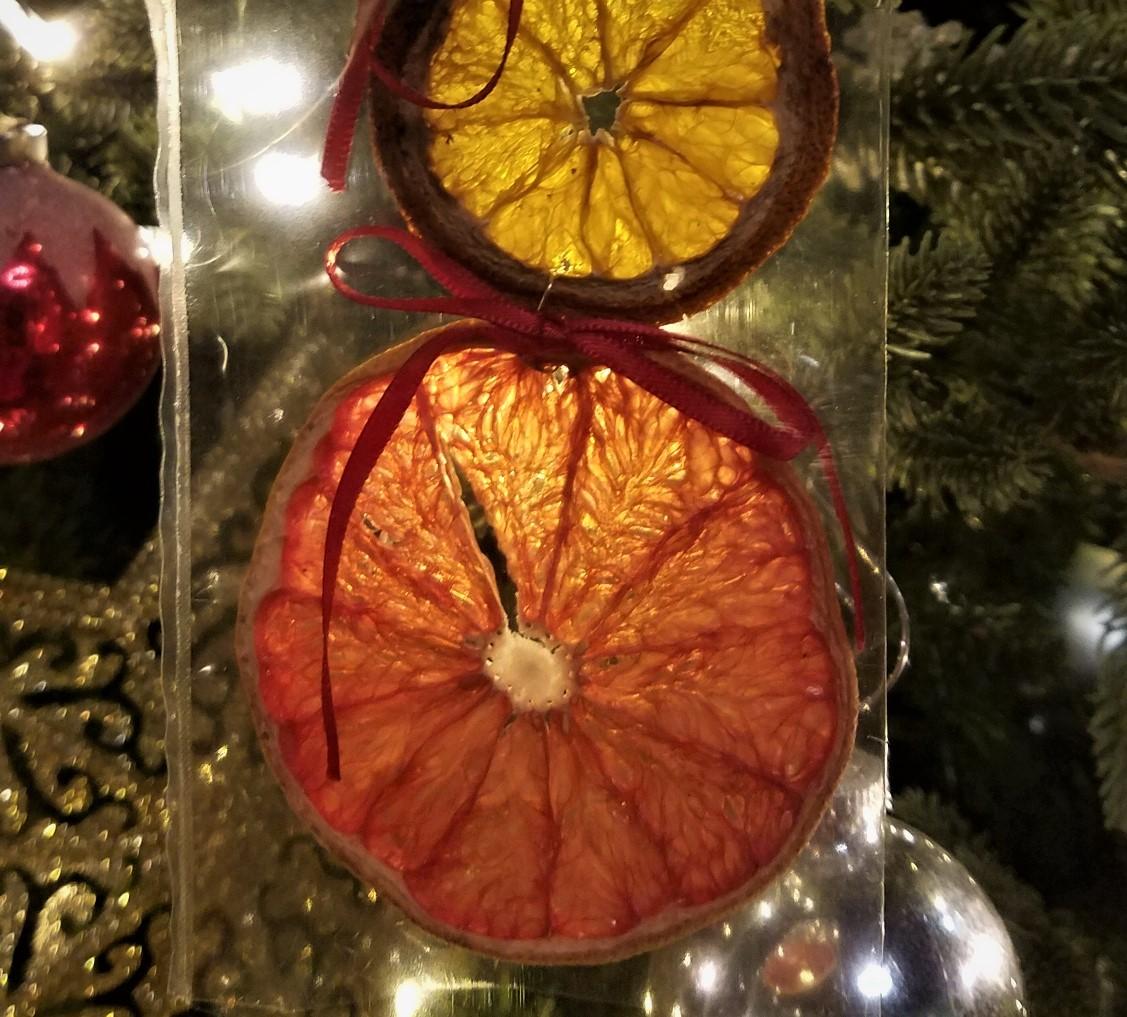 Locally hand crafted natural citrus garlands and hangings. Get them at Beans in the Belfryhttps://conta.cc/3G4mTxs
conta.cc/3G4mTxs