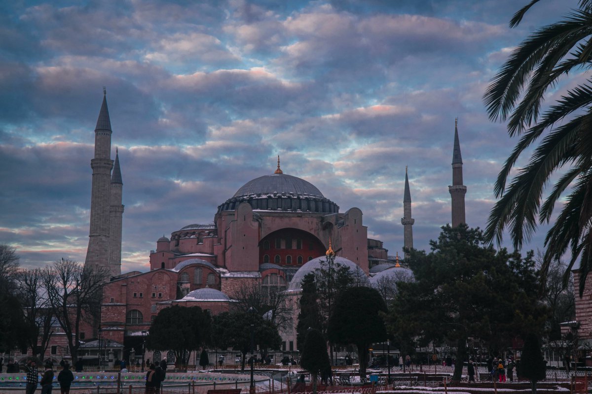 RidinTheUnknown's tweet photo. Stunning Hagia Sophia The Cathedral is said to have changed the history of architecture and was the jewel of Constantinople which was the center of the Byzantine Latin and Ottoman empires till its name change to Now Istanbul in 1930. #travel #travelgram #Travelholic #TravelAddict https://t.co/MZOxTXlJSt