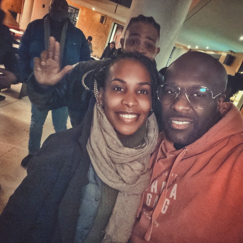 kaysha's tweet photo. Donc le petit @musicfeelings la vient photo bomber les photos des gens 😤
@paerl_r @_lilmaro_
.
#paris #friends #goodpeoplegoodtimes https://t.co/lXx5yznziZ https://t.co/eLfNmiq7I7