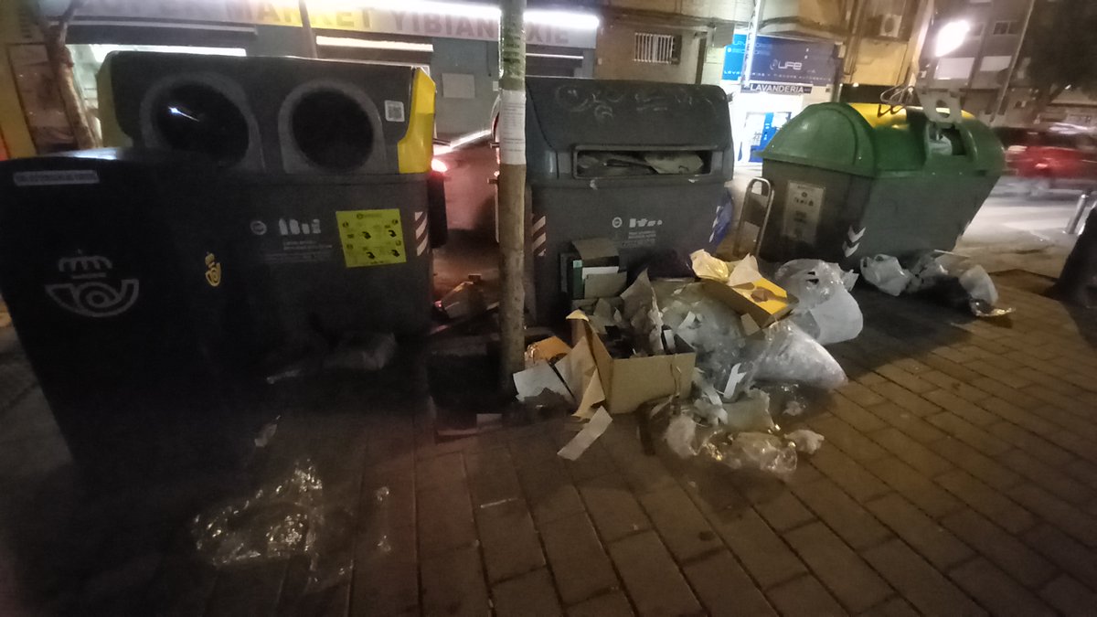 chus_historia's tweet photo. ¿Qué pensábais? ¿Que se había acabado? ¿Que se había solucionado?
No, hijo, no... https://t.co/gEcTmQZeOB