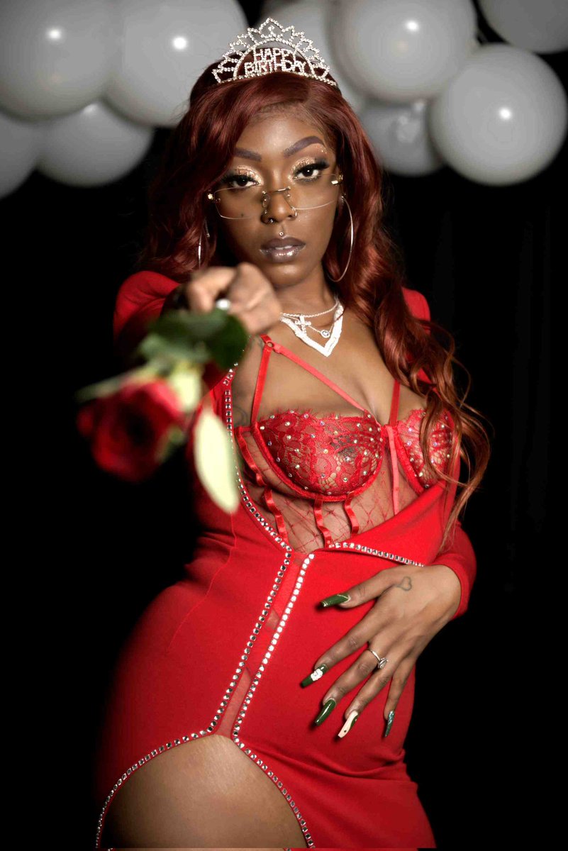 MaylinkMr's tweet photo. A recent shoot I did with a talented model for her birthday! Also added a lil video to satisfy your artistic taste buds!
#atl #sagittarius #atlanta #atlhairstylist #atlantaphotographer #atlphotographer #red #roses #photography #atlmodels #atlantastudio #photographer
🔥❤️ https://t.co/ivpPDbrHDi