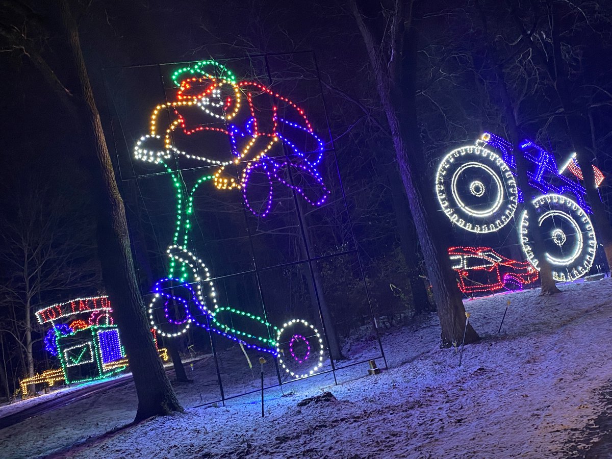 There's still time to experience the magic of #MagicOfLights! On now until Jan 8th at Longwoods Rd Conservation Area! ✨🎄 

You don't want to miss this dazzling, drive thru display that is sure to WOW! 👀 <a href="/ForestCityFun/">Forest City Fun</a>

Tickets: magicoflights.com/london
