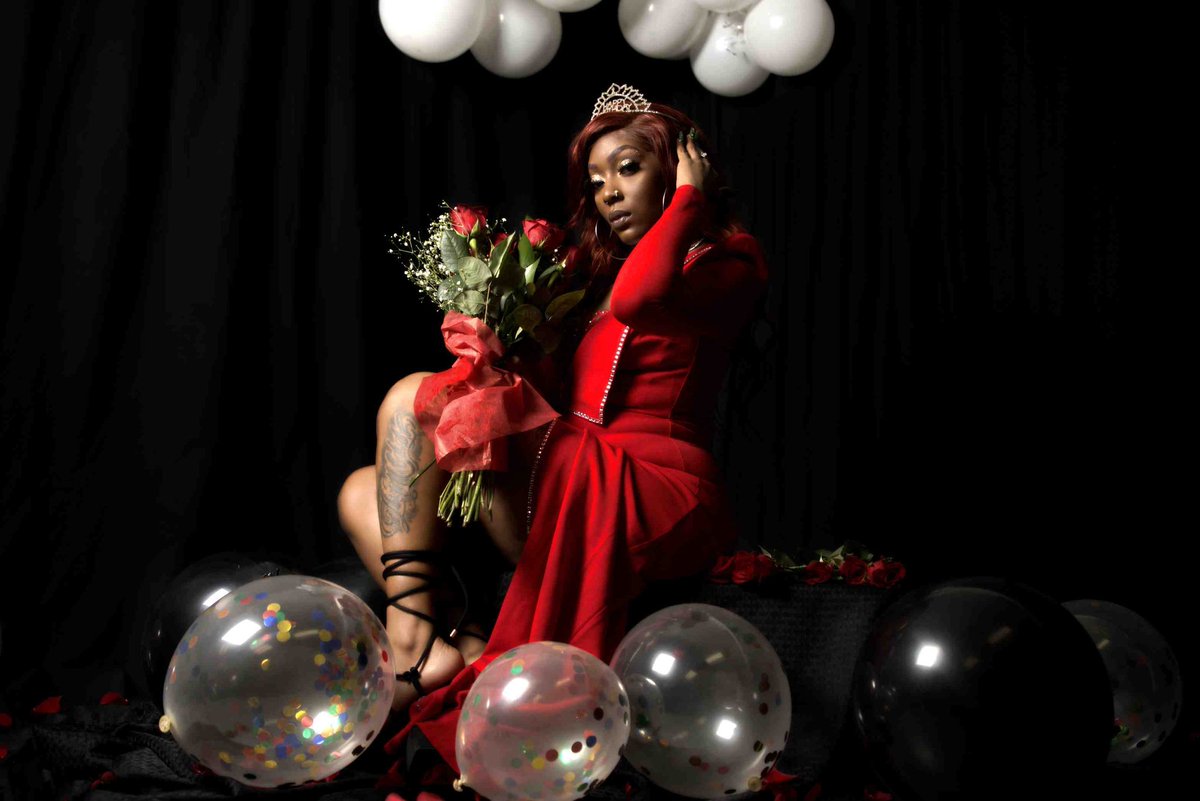 MaylinkMr's tweet photo. A recent shoot I did with a talented model for her birthday! Also added a lil video to satisfy your artistic taste buds!
#atl #sagittarius #atlanta #atlhairstylist #atlantaphotographer #atlphotographer #red #roses #photography #atlmodels #atlantastudio #photographer
🔥❤️ https://t.co/ivpPDbrHDi