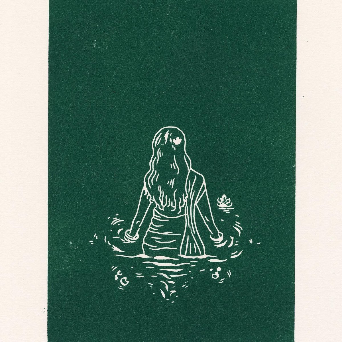 haseebah_prints's tweet photo. Newest lino print for @khatunetwork poetry book! Love this deep forest green 💚 Inspired by Asia’s poetry and south Asian women wading in water. 

#linoprint #southasian #printmaking #poetry https://t.co/iZau64hXvY