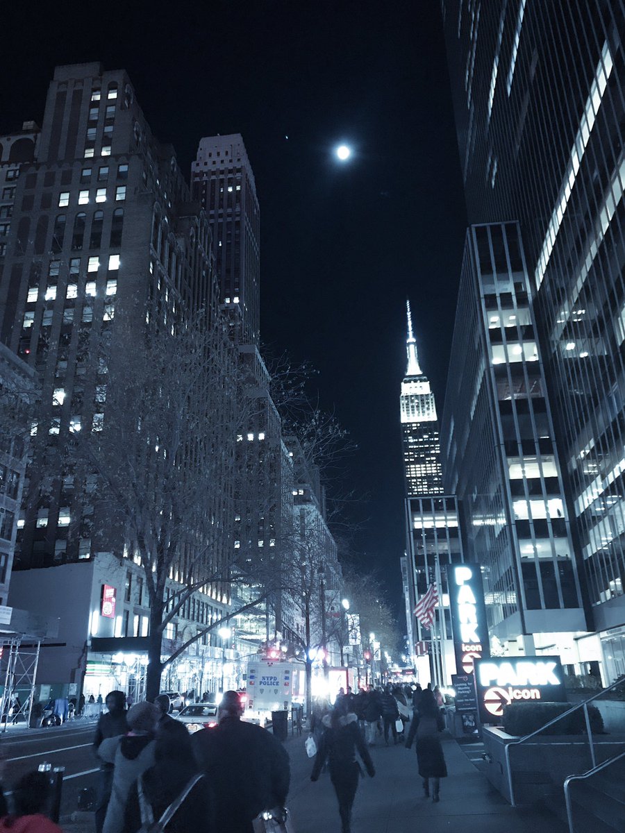 anaelenasanchez's tweet photo. @gelika__pr Spectacular #Christmas2017 #NewYorkForever te encantará y sobre todo si estás con gente querida @Anayka https://t.co/FLqqUr83cO