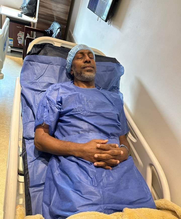 كابتن ربيع ياسين يجري عملية غضروف في الركبة 
دعواتكم للخلوق بالشفاء العاجل 🙏♥️🦅