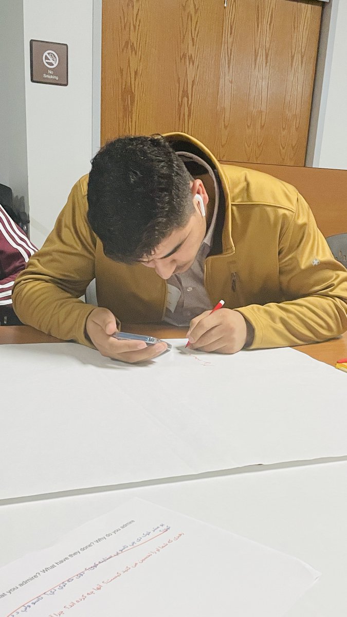 arysepgh's tweet image. We wrapped up Empowered Afghan Youth for the year by hearing from Abdi Lugundi about leadership! Then, students braved the cold to participate in a photo scavenger hunt to find the library, T-stations, art galleries, and the PennDot.  📸 Marzia, EAY Participant