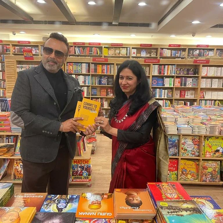 Om Book Shop tweet media