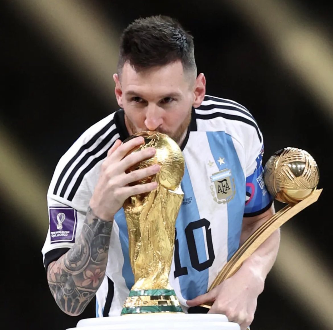 thierrybijou's tweet image. Jodi a fè bresil 7477 jou depi l te chanpion du monde. Swa 179,448 H. 10,766,880 minutes. #SeKalmPouKalm