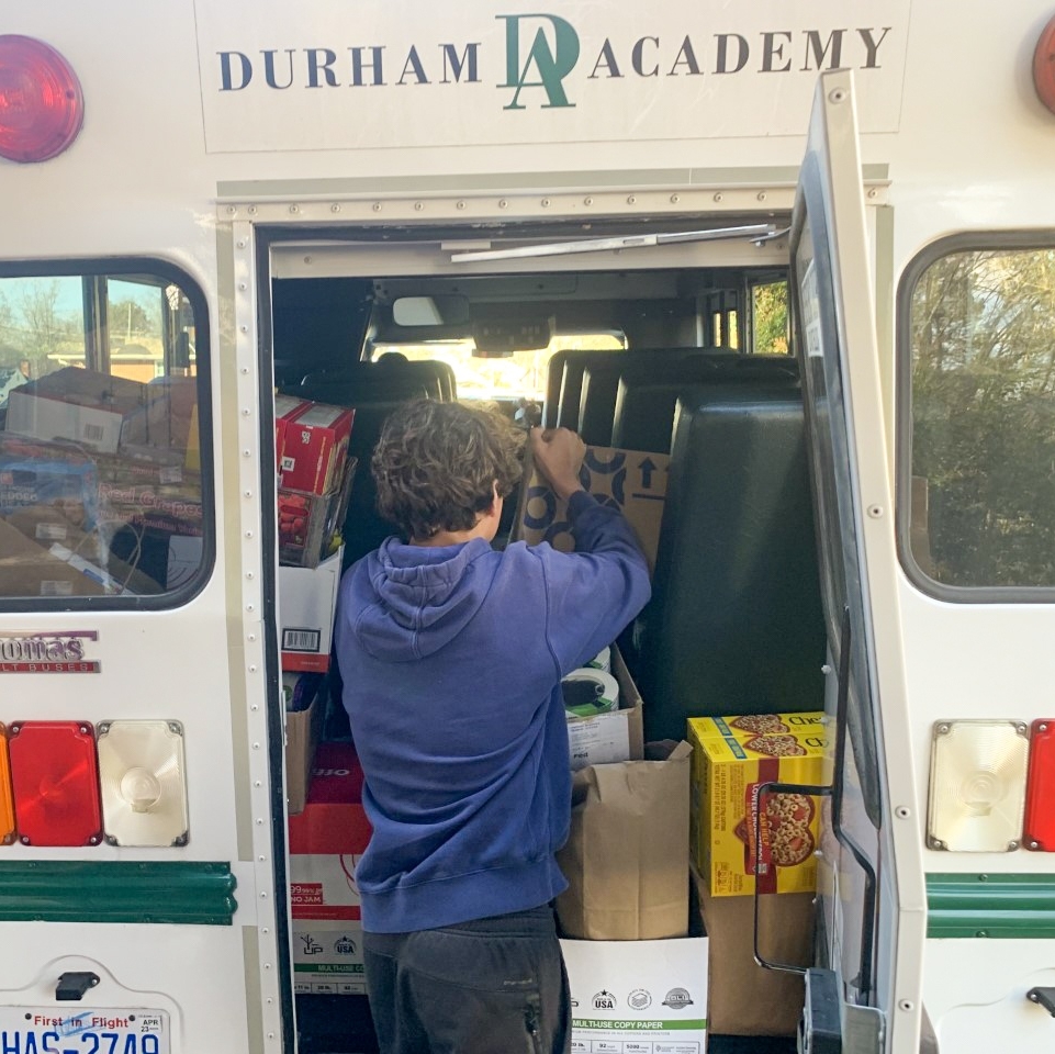 DurhamAcademy's tweet photo. Middle School students have continued their partnership with Iglesia Hispania Emanuel's food bank, this time contributing to a food drive this month. To support the food bank, register at https://t.co/yq5ATZZ0Mp to volunteer over winter break!
#DAcommunity #DurhamAcademy https://t.co/sH1bL523Y4