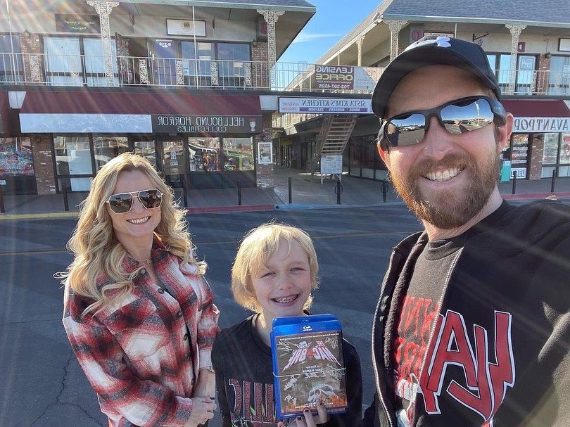HELLBOUND_HHC's tweet photo. The Macabre is now available at HellBound Horror.This store is super special to us because it was actually a set location IN THE FILM! That’s right! You can buy the film from “Ms. Lu’s shop” from the movie!#horror #themacabre #grimehousefilms  #lasvegas #vegas #dtlv #movies https://t.co/GnzE9la9Xs