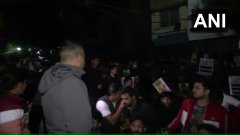 timesofindia's tweet photo. #Delhi | UPSC aspirants held a protest in Old Rajinder Nagar area demanding an extra attempt for the exam. 

"We lost attempts amid Covid as we couldn't prepare that's why we want extra attempts. These extra attempts were given to students appearing for other exams", they say. https://t.co/KUaEmESseJ