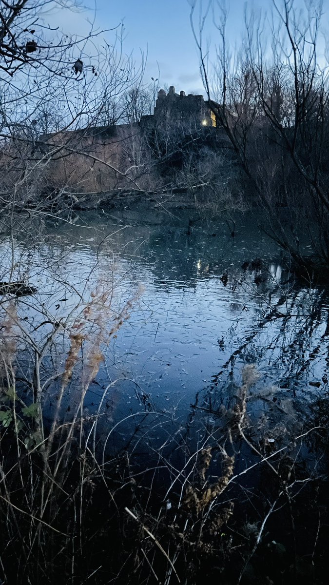 EwanAitken's tweet image. My morning #commute today was just as dawn was breaking and #Lochend Park was looking lovely - lights and reflections on the water with the remains of Lochend Castle watching quietly from above. A great start to the day - #Greenspaces really do lift the soul!