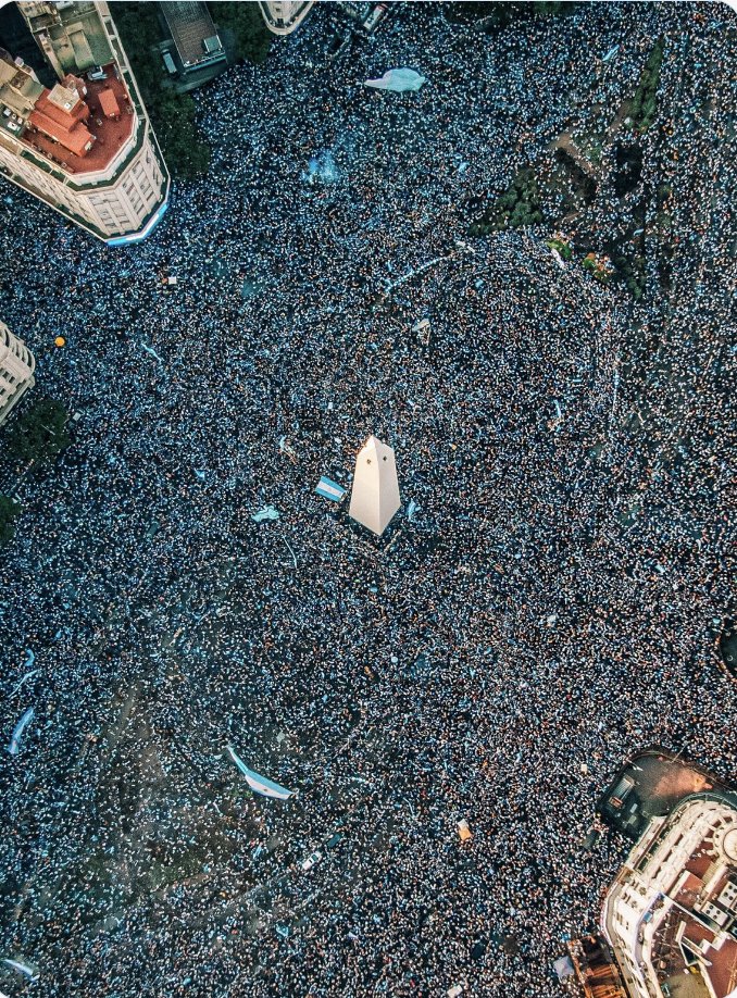 alejandrocsome's tweet photo. Representación en planta, vista frontal, axonometrica y plano detalle de la felicidad Argentina. https://t.co/BZly83hdra