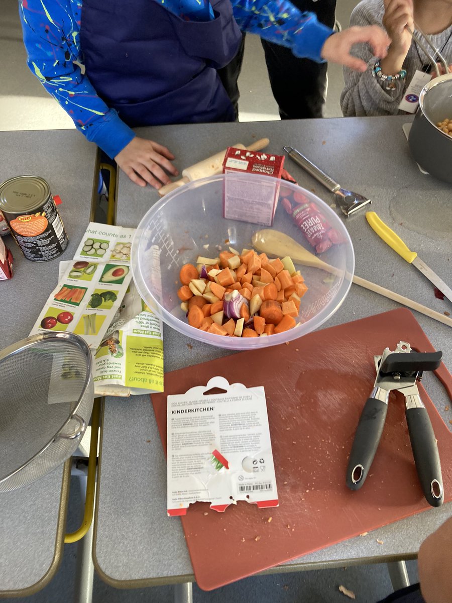 specialistPE's tweet photo. Children making their own root vegetable tangine with lemon cous cous #readysetcook @HodgeSchool https://t.co/vFCuVtOenI
