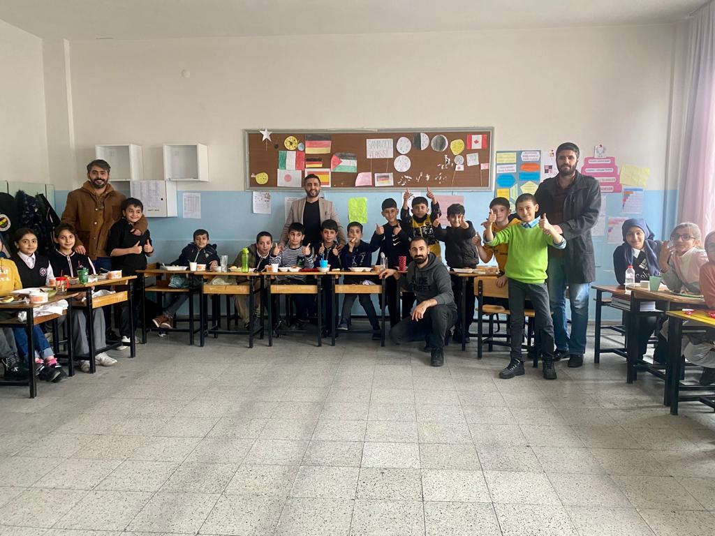 GencImkb's tweet photo. Öğrencilerin yerli malı kullanma, bilinçli ve tutumlu olma davranışı kazanmaları için yapılan Tutum, Yatırım ve Türk Malları Haftası okulumuzda düzenlenen etkinlikle kutlandı. 🥰🥰 https://t.co/YOLDDpQ0N1