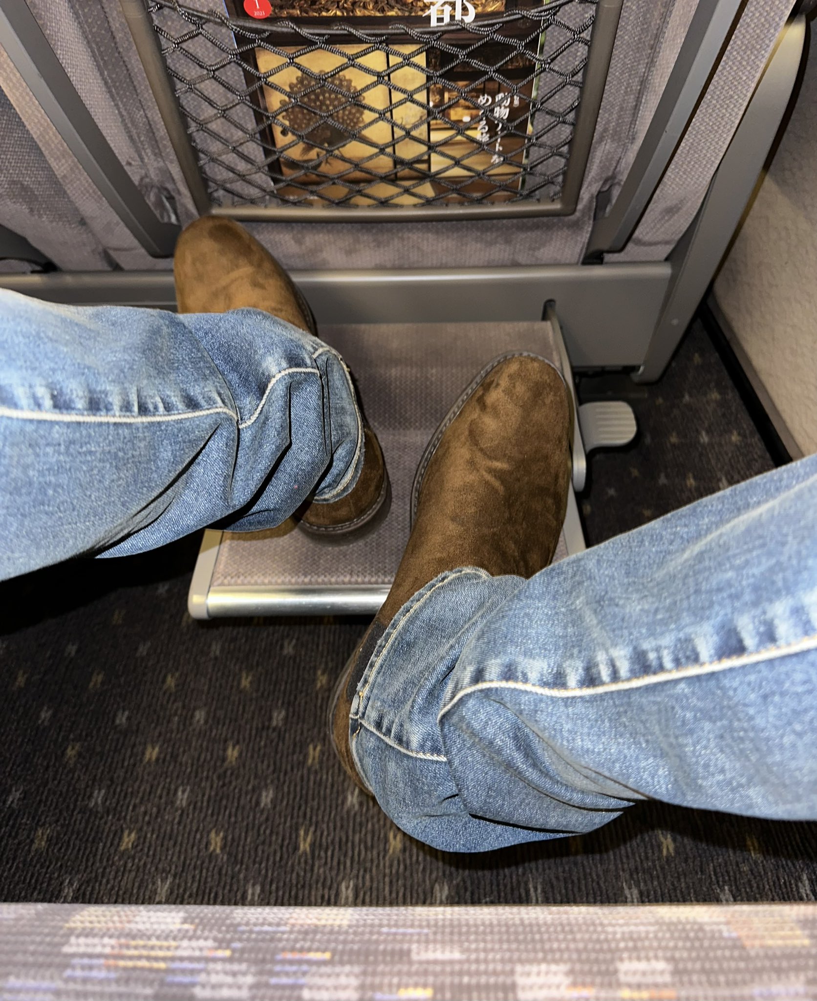 FkbbTDtaYAAqUIC?format=jpg&name=large